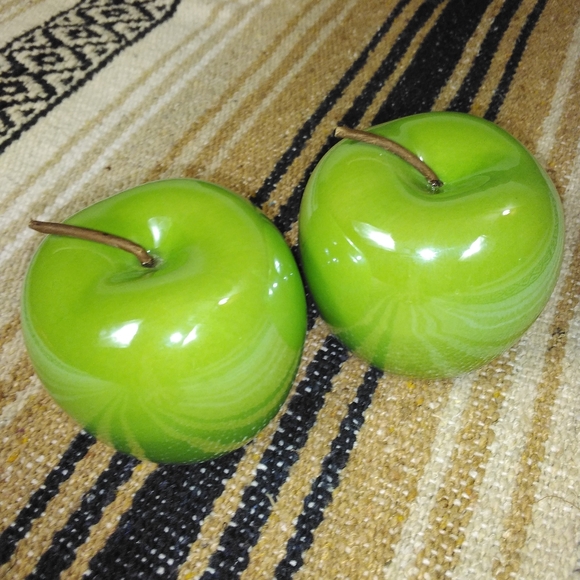 GLASS APPLES SET OF 2 SIZE OF REAL APPLES HOME DECOR - Picture 7 of 9